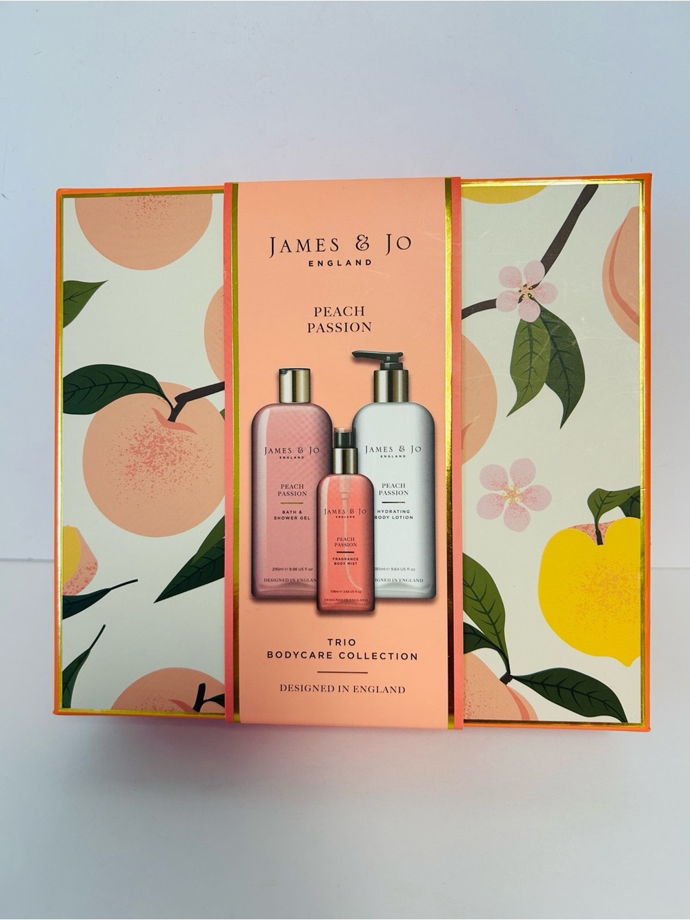 James & Jo England NWOT Peach Passion Trio Bodycare Collection Self-Care Box Set